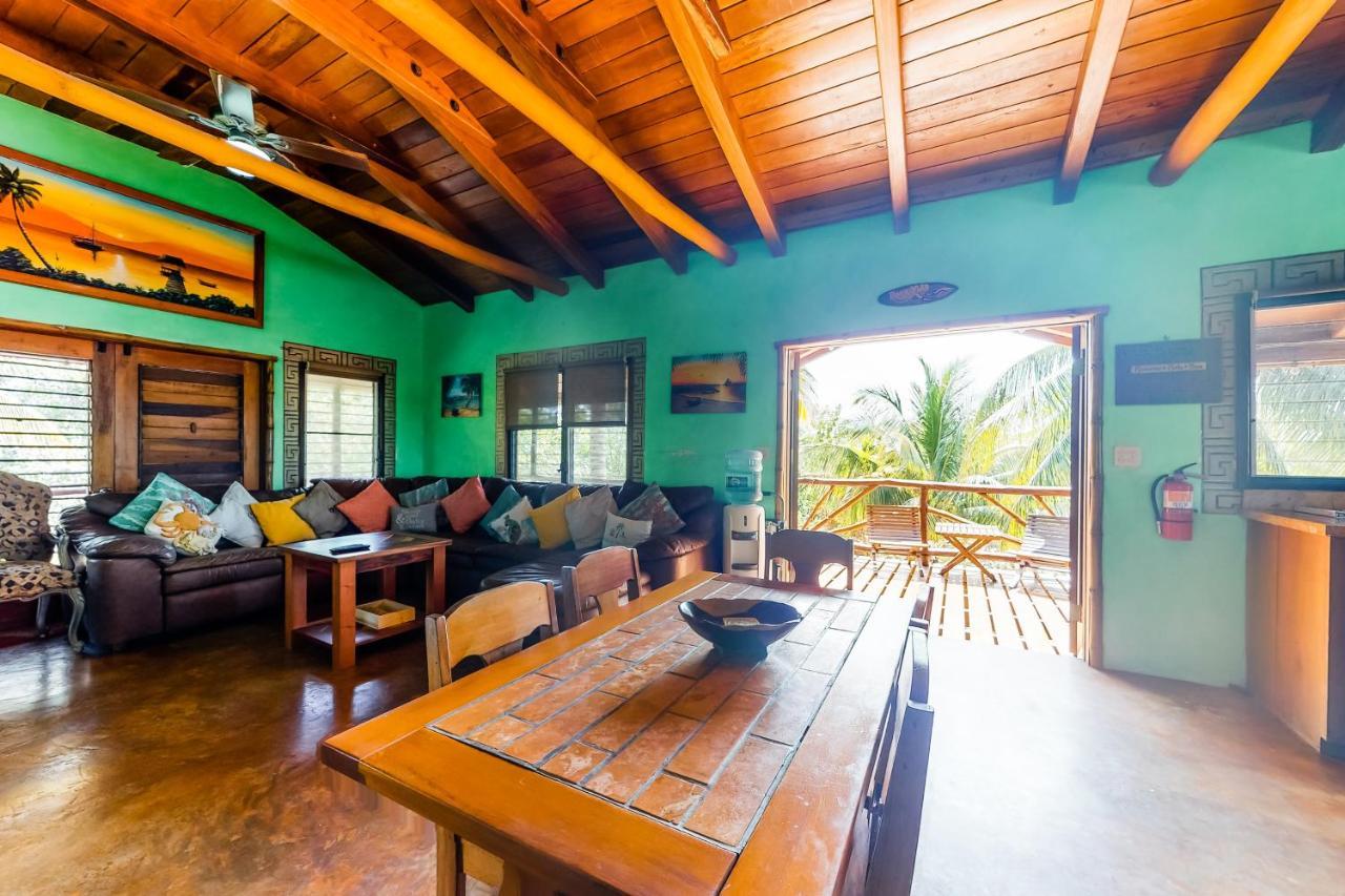 La Casa Pura Vida Villa San Pedro  Exterior photo